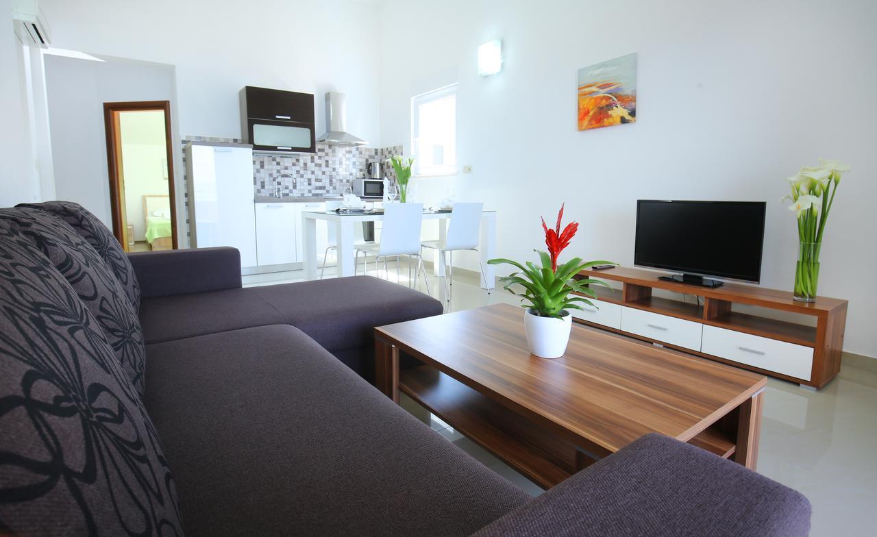Apartments Nemira Exclusive Omis Bagian luar foto