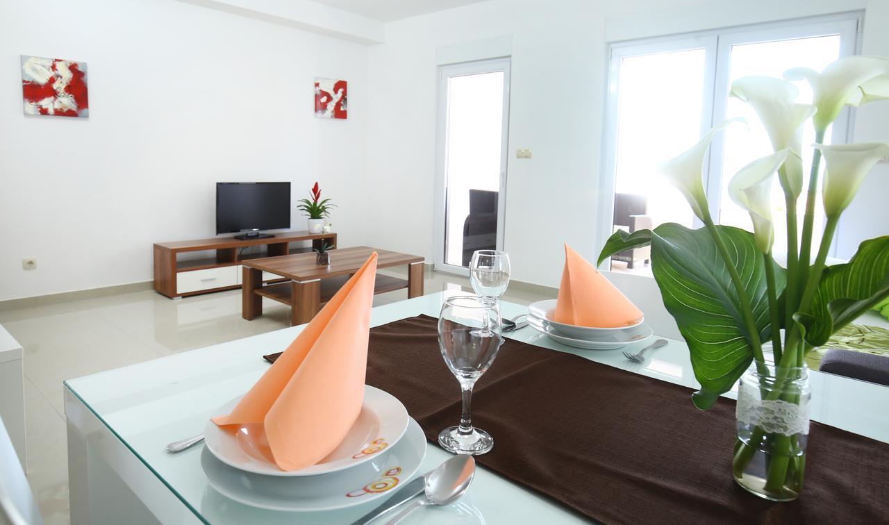 Apartments Nemira Exclusive Omis Bagian luar foto