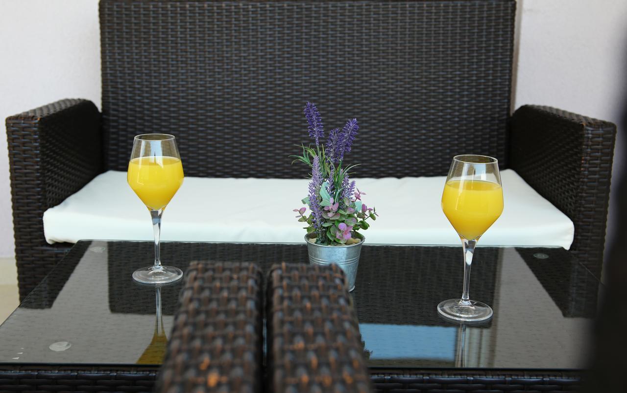 Apartments Nemira Exclusive Omis Bagian luar foto